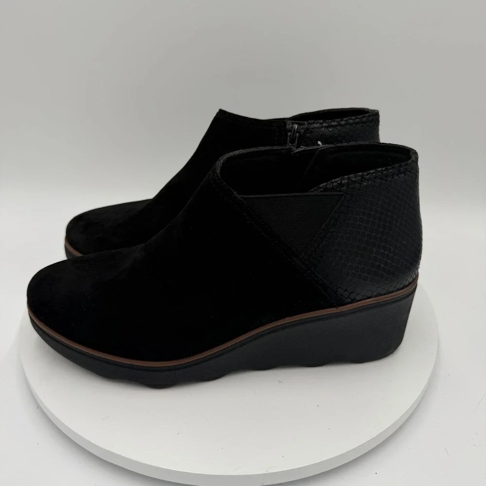 Clarks Wedge Heel Boots Womens 9.5M Mazy Harwich Black Side Zip Bootie Leather